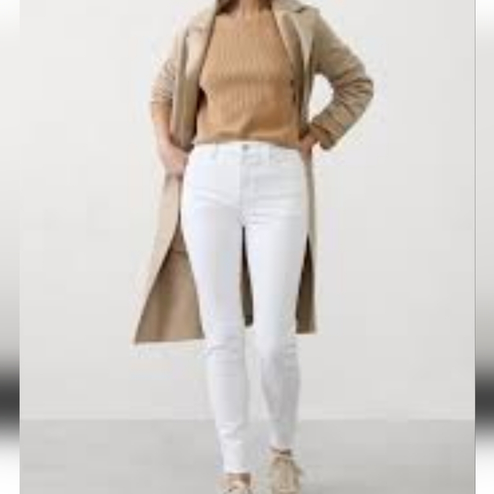 Banana Republic Premium DenimDistressed Boyfriend Jeans Ivory Natural Size 27